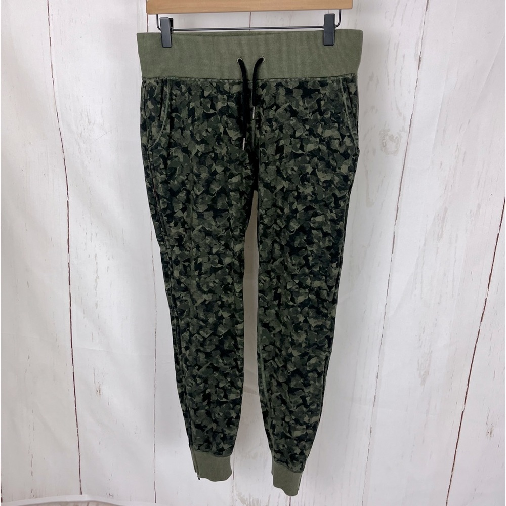 lululemon athletica Olive Camo Slim Joggers